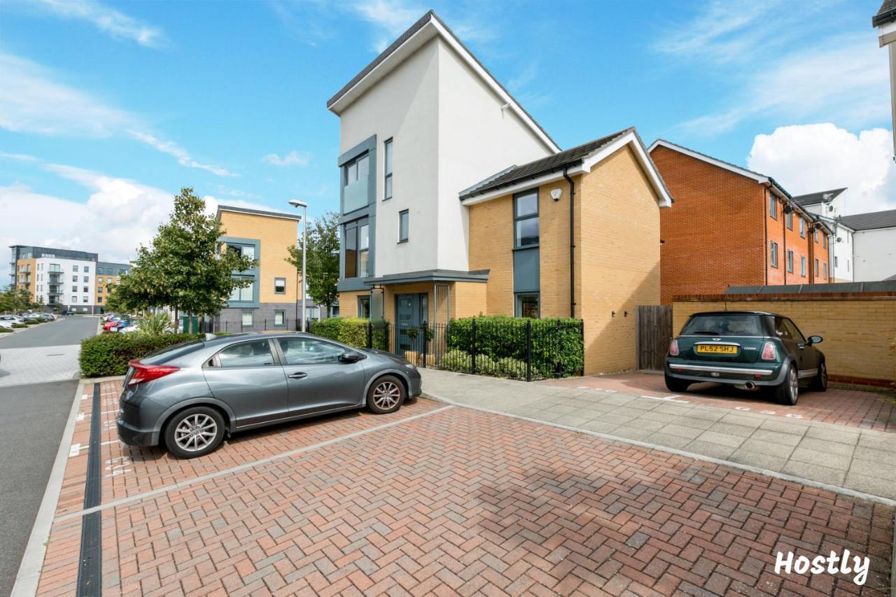 Elephant Court - Comfortable, Spacious House With Parking * Reading
