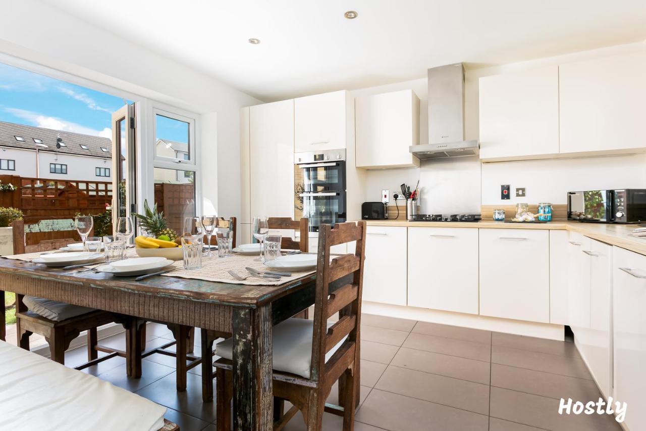Elephant Court - Comfortable, Spacious House With Parking Apartment *
