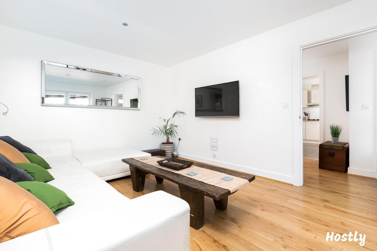 Elephant Court - Comfortable, Spacious House With Parking Reading
