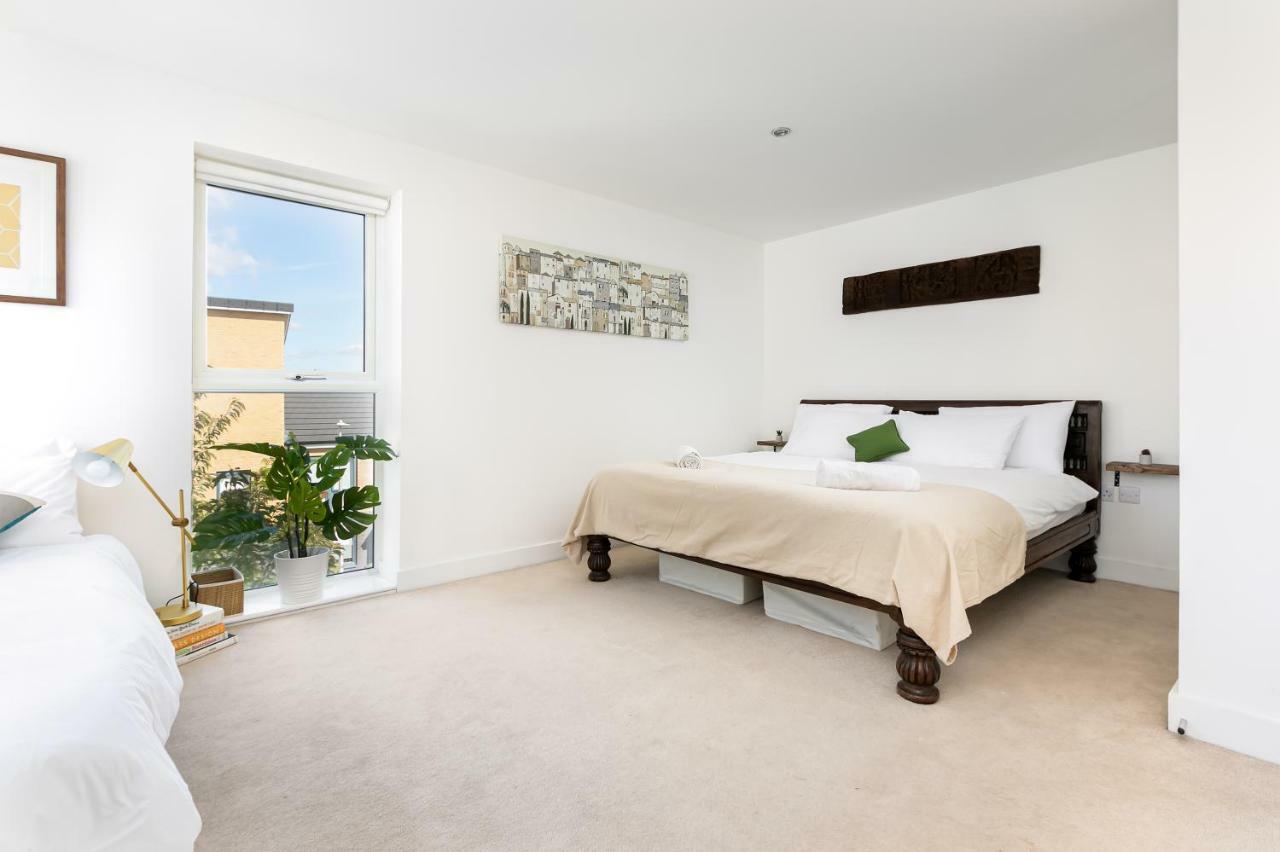 Elephant Court - Comfortable, Spacious House With Parking Reading