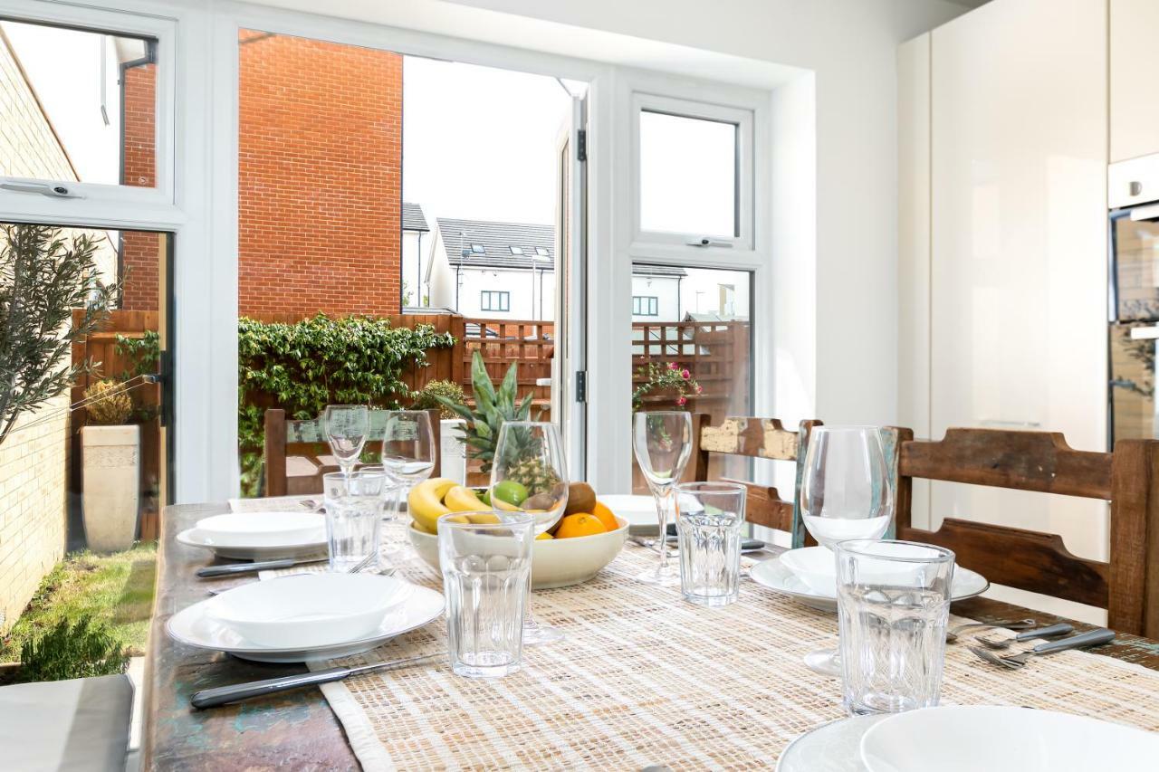 Elephant Court - Comfortable, Spacious House With Parking Reading